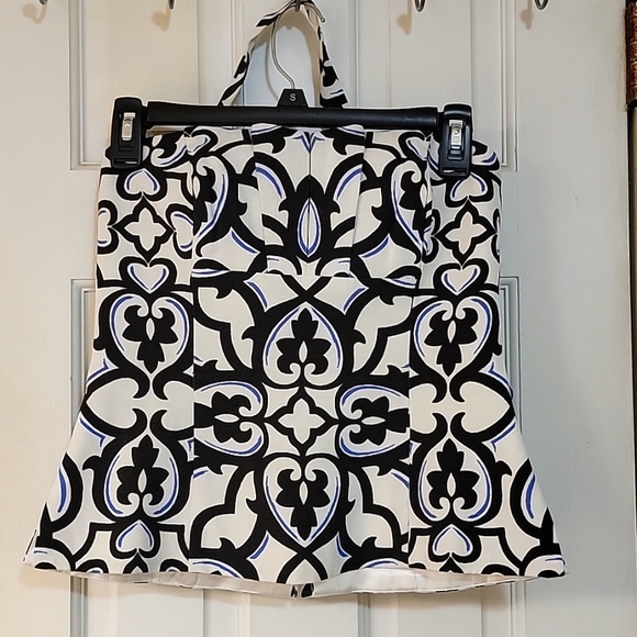 White House Black Market Tops - WHBM Bustier Style top Size 2. Removable halter style strap, back center zip.